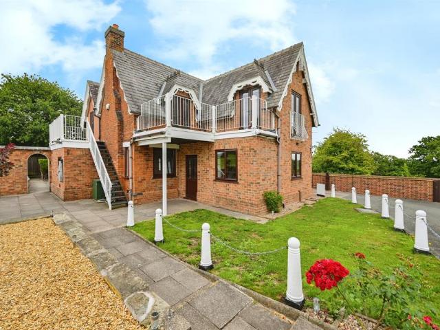 House for sale in Beamhurst, Staffordshire