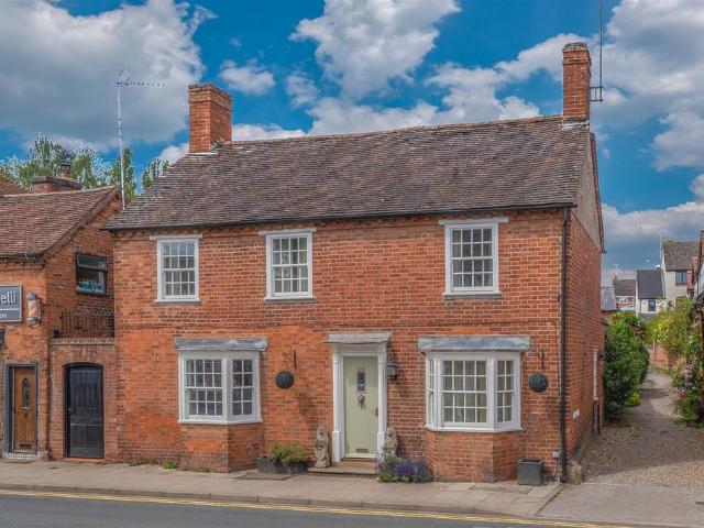 House for sale in Alderminster, Warwickshire