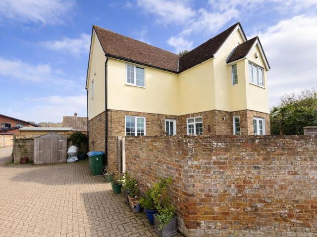House for sale in Edlesborough, Buckinghamshire