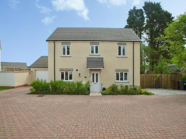 House for sale in Lamellion, Cornwall