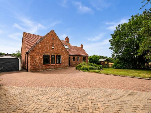 House for sale in Cheetham Fold, Greenheys