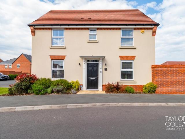 House for sale in Kettlebrook, Staffordshire