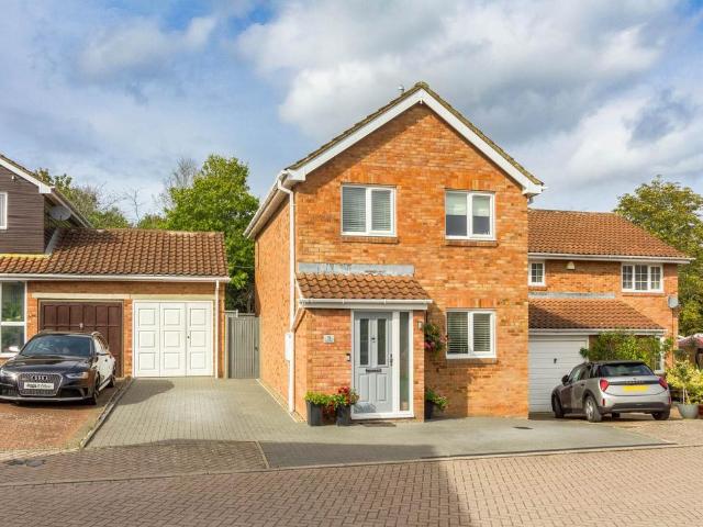 House for sale in Neath Hill, Milton Keynes