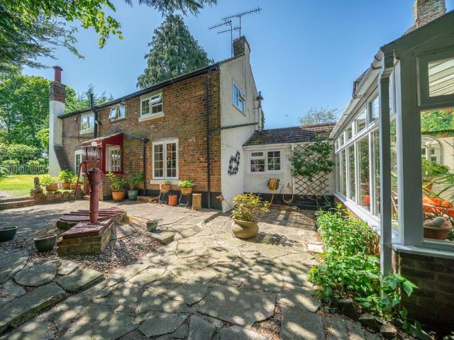 House for sale in Kensworth, Bedfordshire