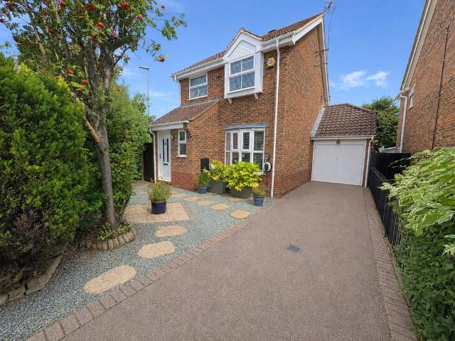 House for sale in Warden Hill, Luton