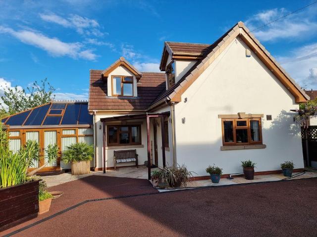 House for sale in Lunts Heath, Widnes