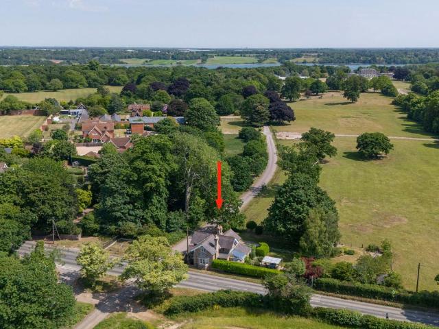 House for sale in Chelmondiston, Suffolk