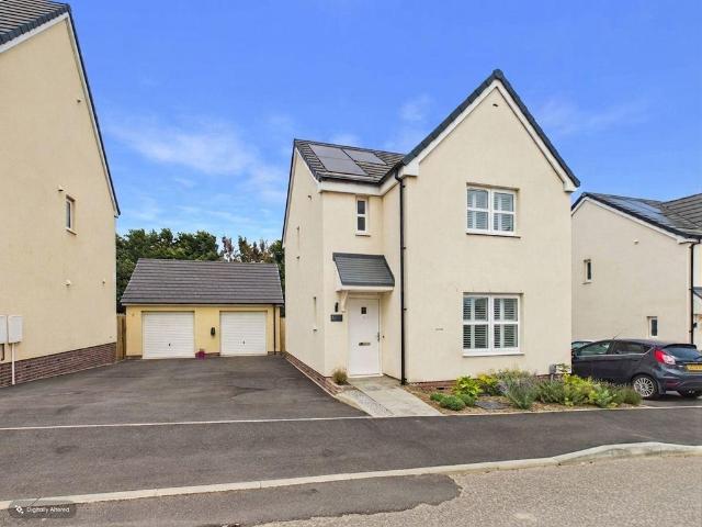 House for sale in Helston, Cornwall