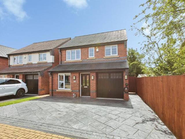 House for sale in Highfields, Egginton