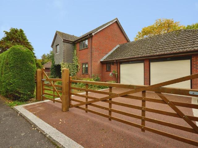 House for sale in Motcombe