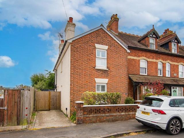House for sale in Southborough, Sandown Park
