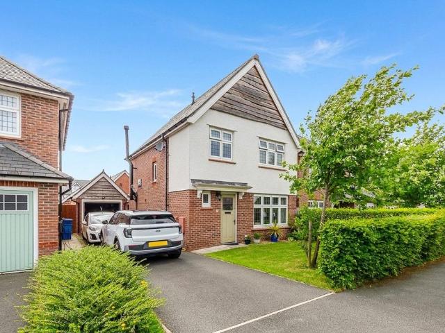 House for sale in Pentir, Wales