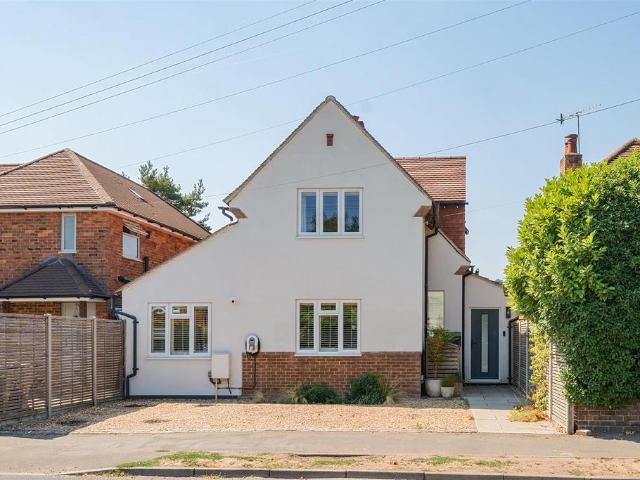 House for sale in Fole, Surrey