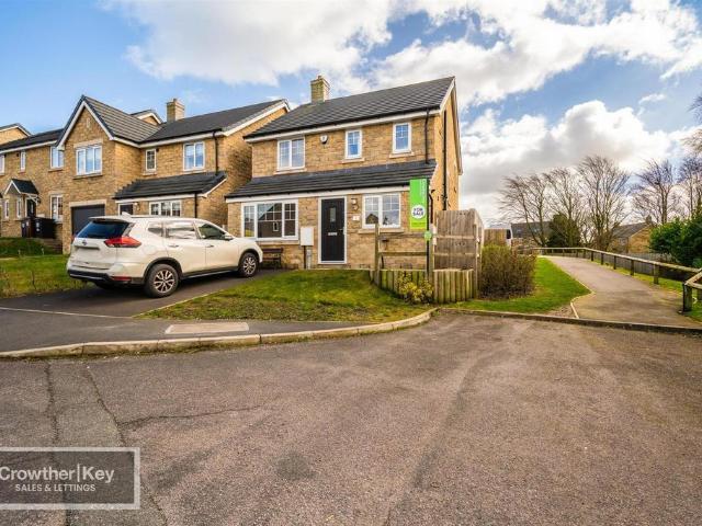 House for sale in Charlesworth, East Midlands
