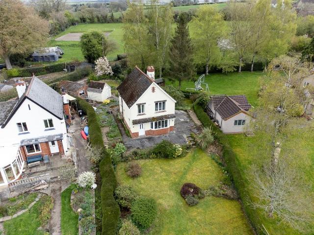 House for sale in Bromsberrow Heath, Gloucestershire
