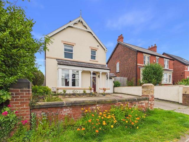 House for sale in Brackenfield, East Midlands