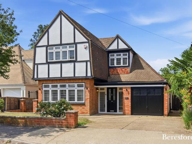 House for sale in Emerson Park, Greater London