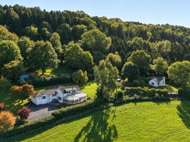 House for sale in Llangybi