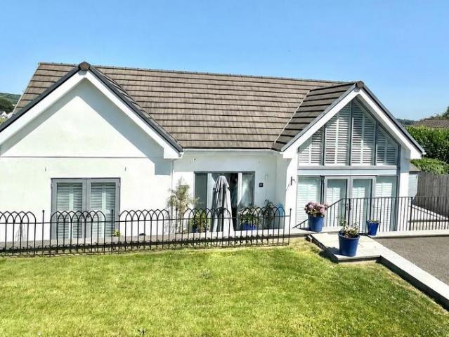 House for sale in Carlyon Bay, Cornwall