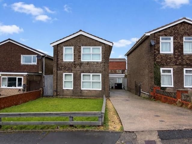 House for sale in Cimla, Neath