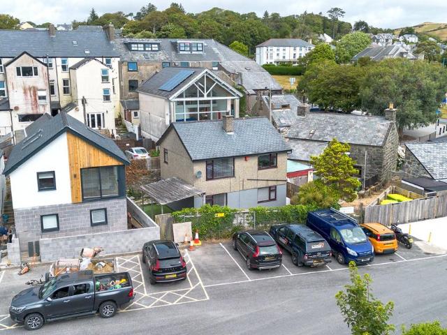House for sale in Criccieth