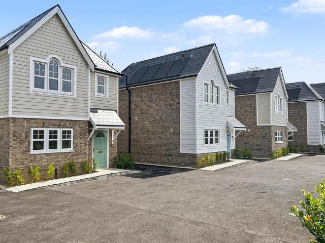 House for sale in Hamworthy, Poole