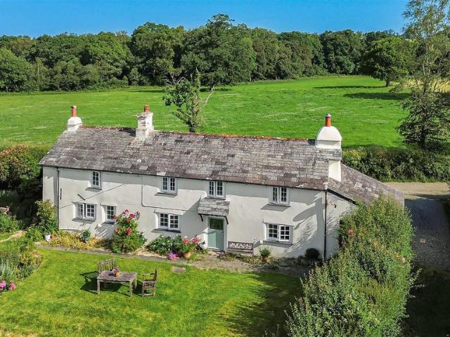 House for sale in Yeolmbridge, Cornwall