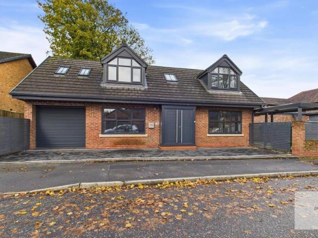House for sale in Brandlesholme, Bury