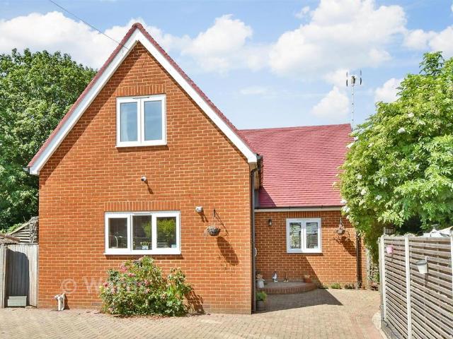 House for sale in Oad Street, Kent