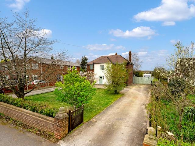 House for sale in Burtonwood and Westbrook, Warrington
