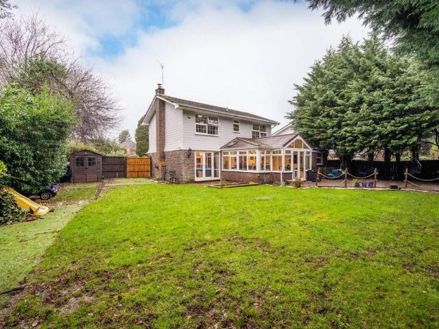 House for sale in Clewer Green, Windsor