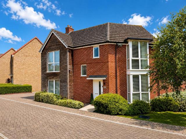 House for sale in Godinton Park, Bridgefield