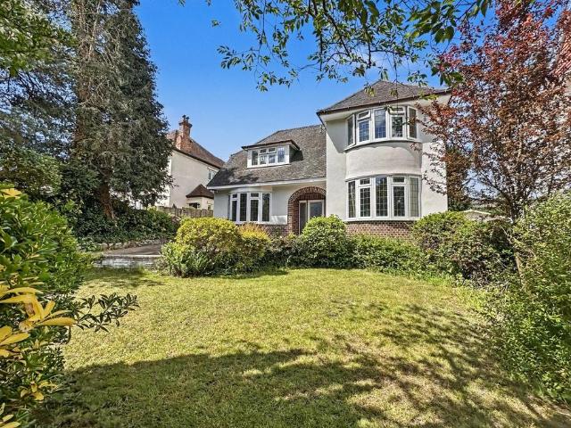 House for sale in Queens Park, Bournemouth