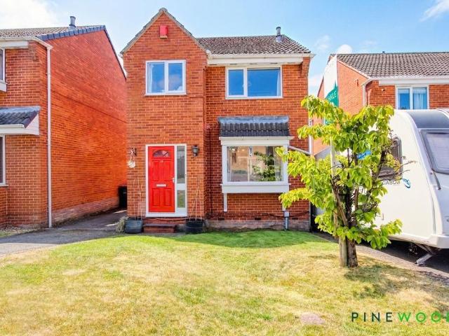 House for sale in Loundsley Green, East Midlands