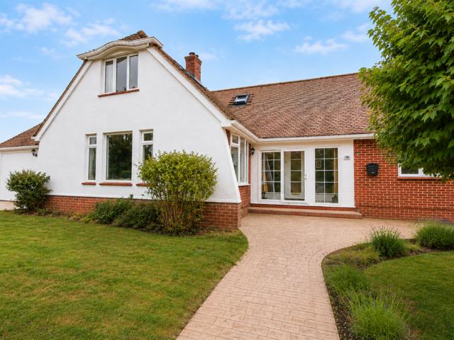 House for sale in Spring Vale, Hampshire