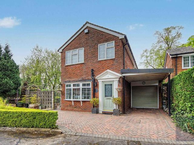 House for sale in Haugh, Burnedge