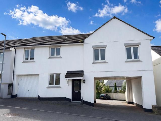 House for sale in Hellandbridge, Cornwall