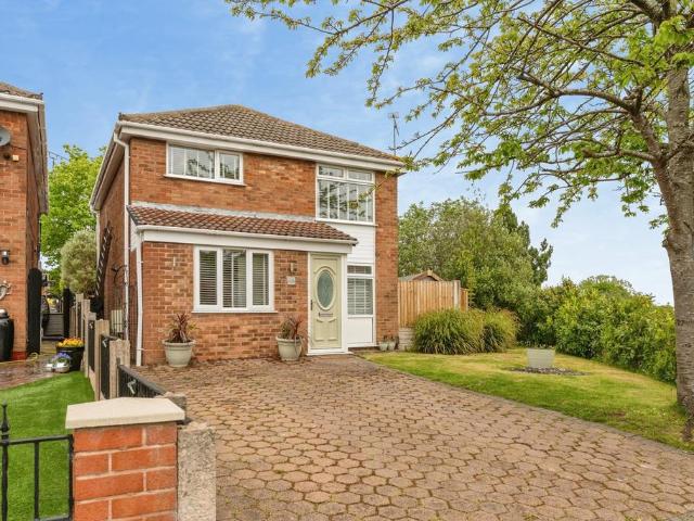 House for sale in Elton