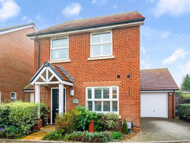 House for sale in Bracklesham, Chichester