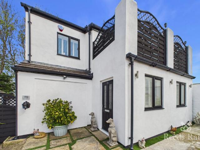 House for sale in Middlestown, West Yorkshire