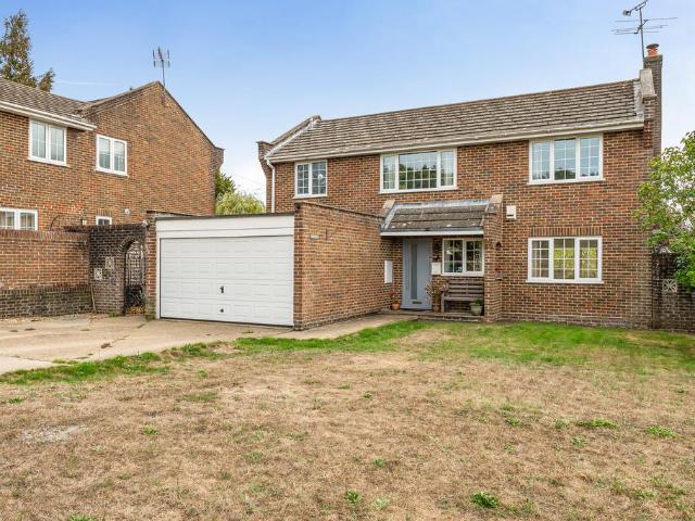 House for sale in Hartfordbridge, Hart