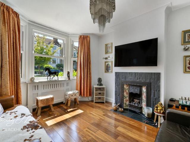 House for sale in Shooters Hill, Greater London