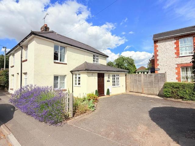 House for sale in Sutton Scotney, Hampshire
