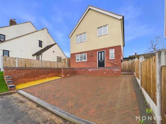 House for sale in Pentre, Wilcott
