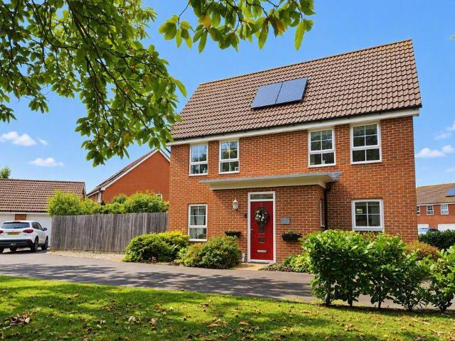 House for sale in Lee-on-the-Solent, Gosport