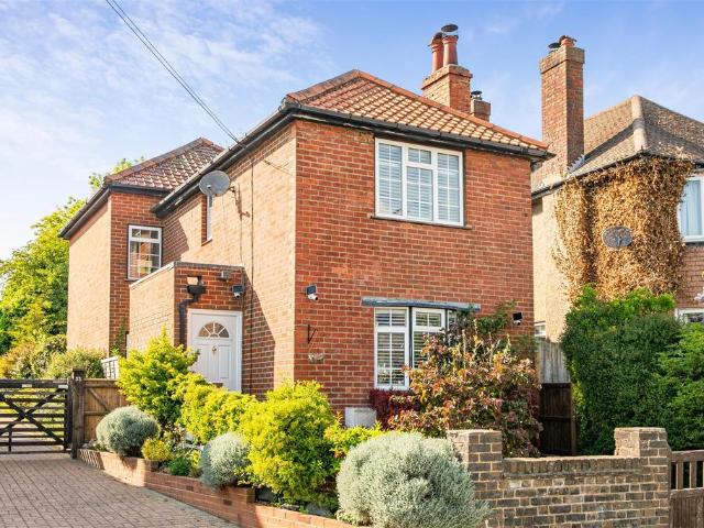 House for sale in Ramsden, Greater London