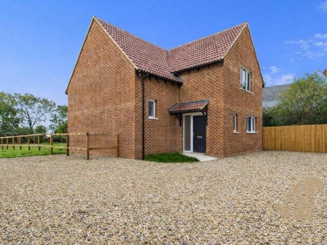 House for sale in Chelmondiston, Suffolk