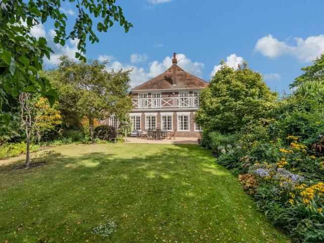 House for sale in Sandwich, Ash