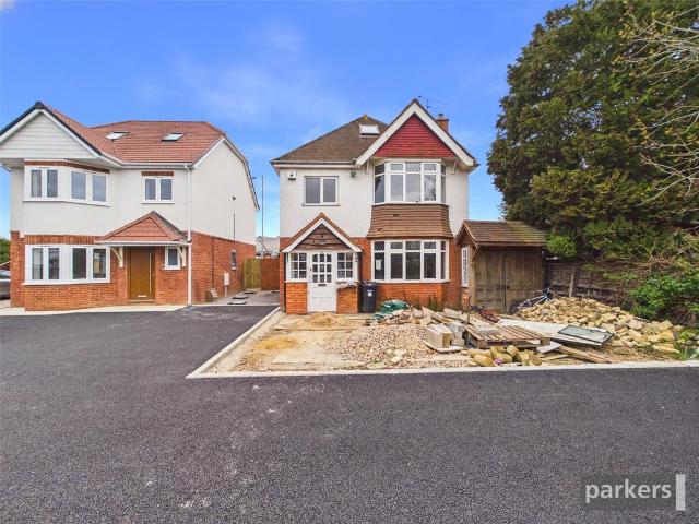 House for sale in Woodley