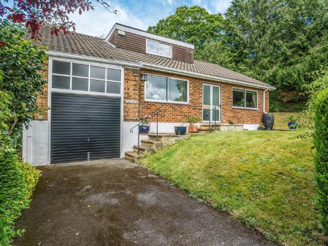 House for sale in The Butts, Kent
